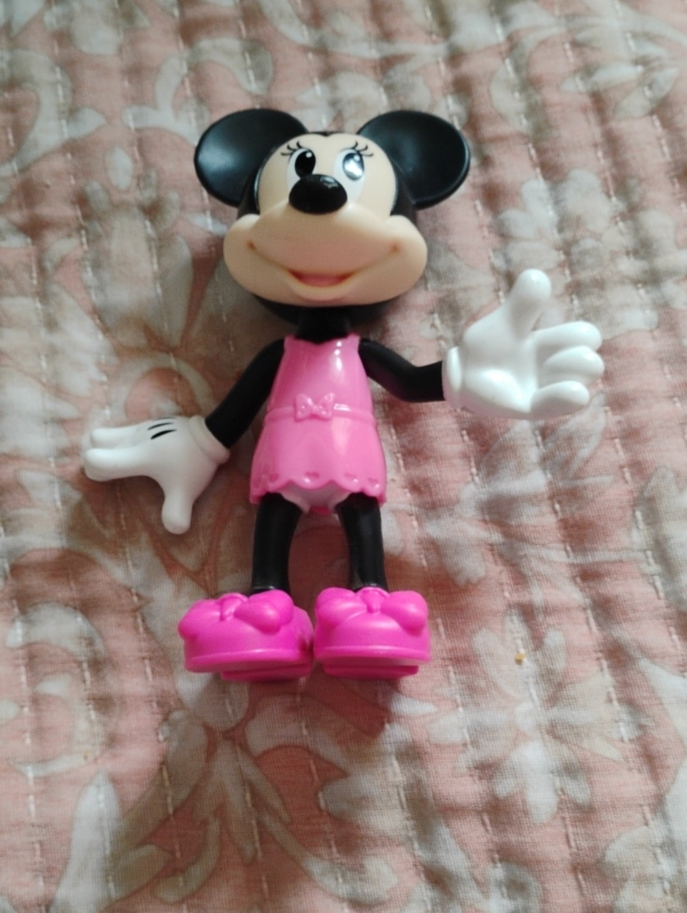 Minnie Mouse With Pink Dress